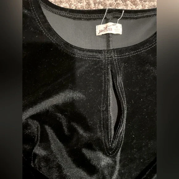 Hollister green velvet top - Picture 3 of 4